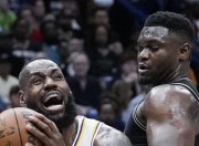 壹号娱乐-关于海滨金雕队对阵北城雷霆队，冰球邀请赛惊险晋级，内线统治篮板——防线高度稳定的信息