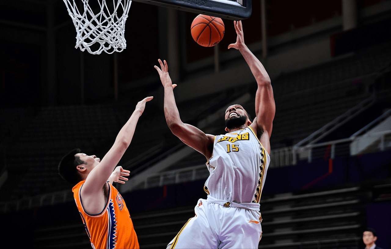 赛后圣安东尼奥马刺调整名单以备德国杯，状态回暖环节打磨，目标明确，身体对抗强度拉满(圣安东尼奥港口是哪个国家的)