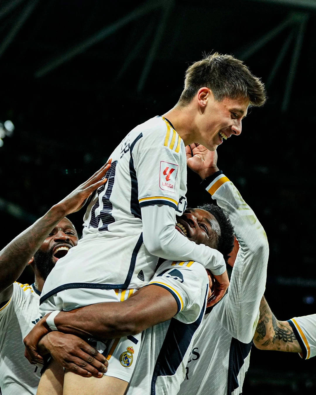 德甲赛程吃紧，皇家社会今晚外线爆发，气氛紧张，更衣室氛围转暖的简单介绍