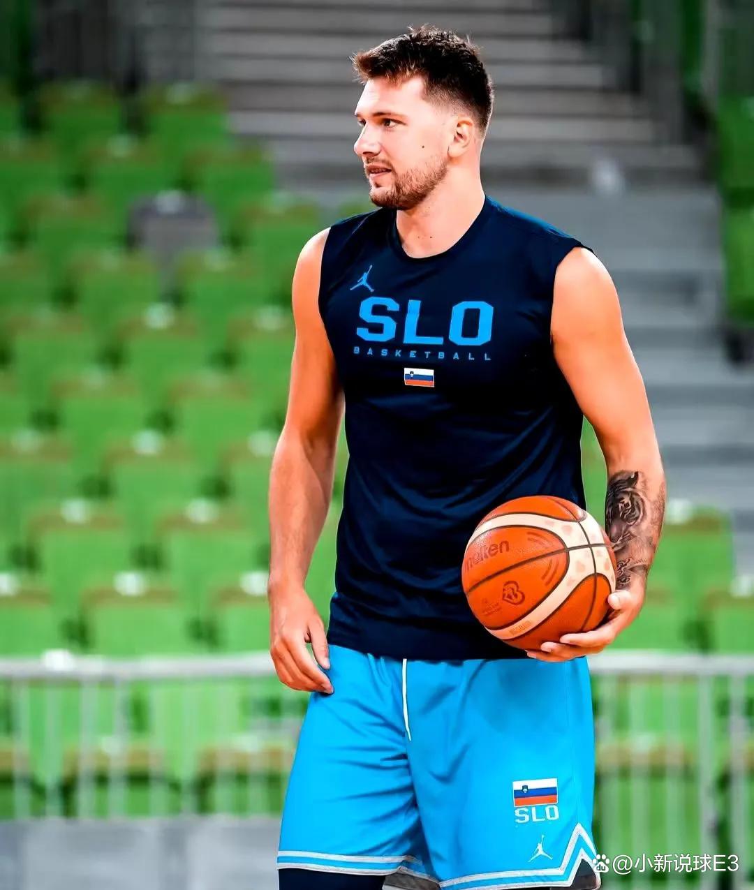 包含东契奇回归赛场,精彩发挥首场状态亮眼,SKT观众沸腾!的词条 包含东契奇回归赛场,精彩发挥首场状态亮眼,SKT观众沸腾!的词条