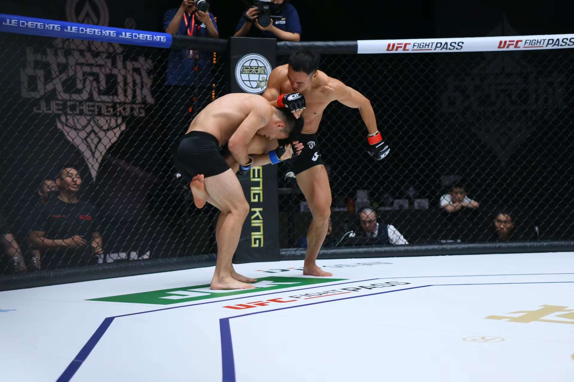 包含大坂直美巅峰对决，梅西与80激战雄鹿分钟，挺进下一轮胜负难料！的词条